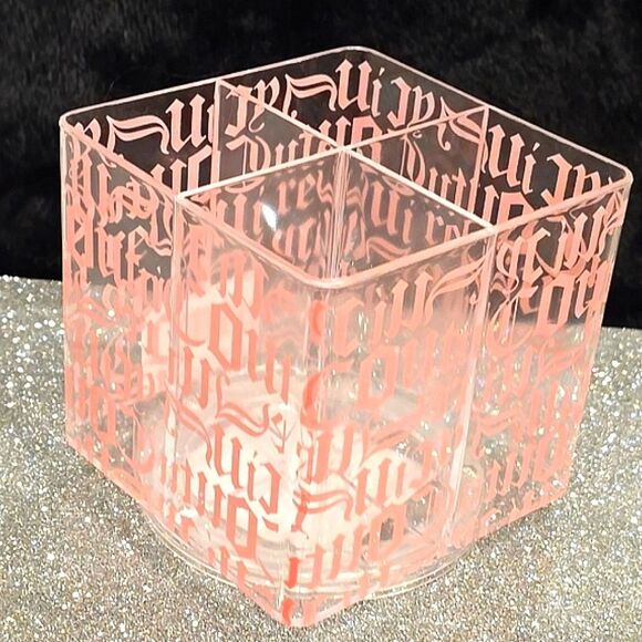 Juicy Couture Home 4 Section Acrylic 360° Signature Logo Spinner - Picture 4 of 8